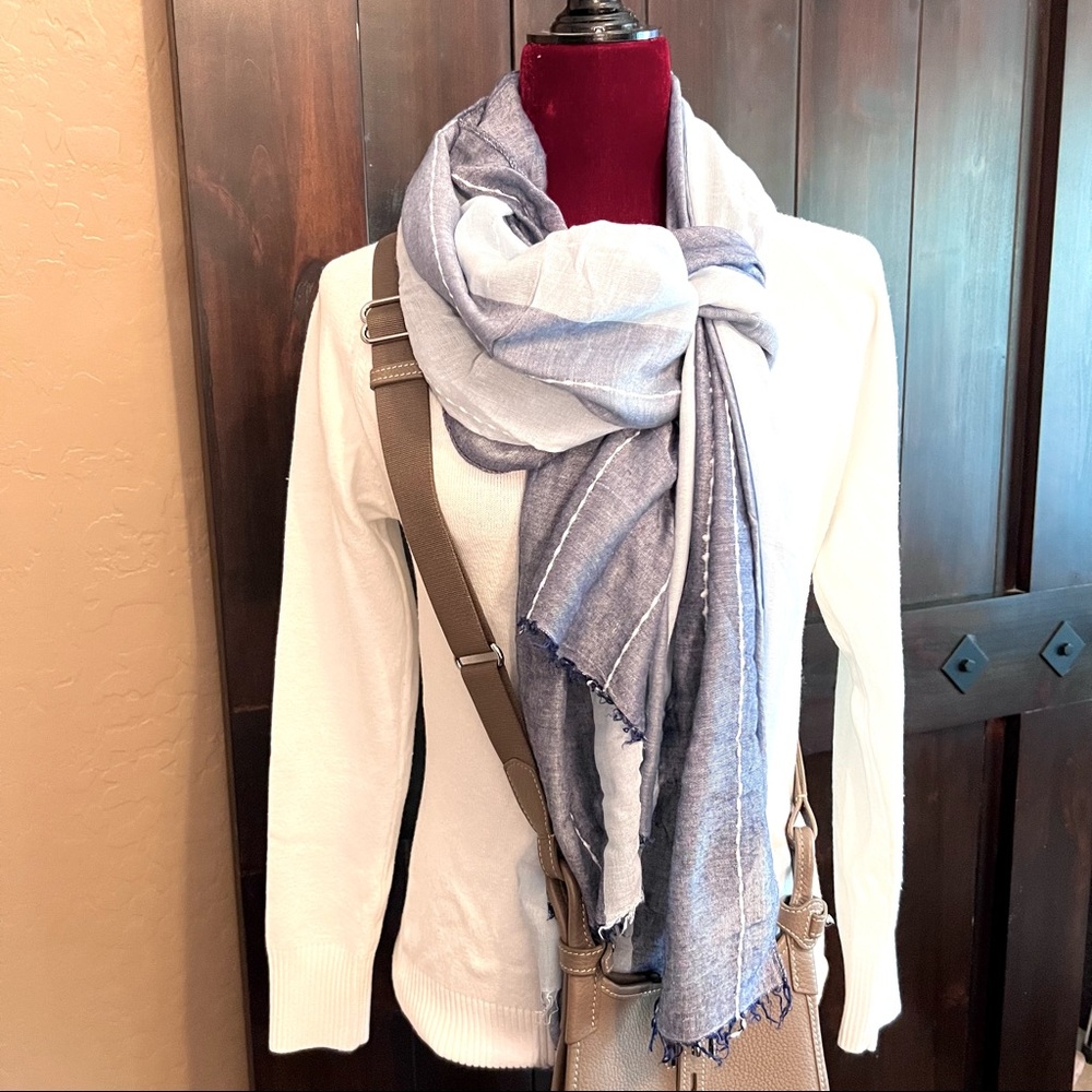 Rectangular striped blue scarf